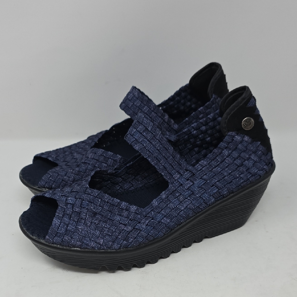 bernie mev. Hallie Dark Blue Woven Wedges